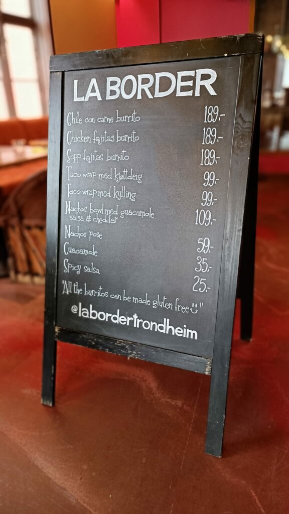 70cm x 100cm Chalkboard (La Border)